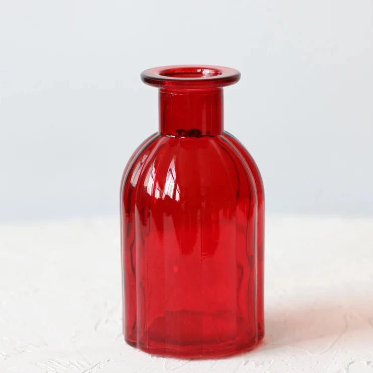 Serene Crimson Glass Vase – Modern Accent Piece