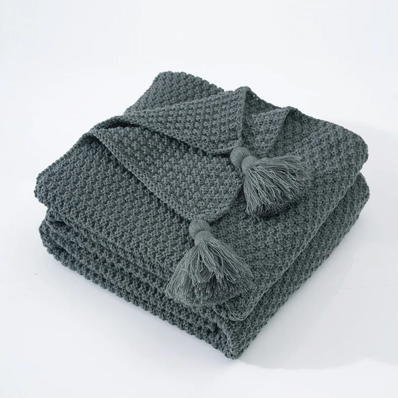 Cozy Knit Throw Blanket – Soft Nordic Comfort