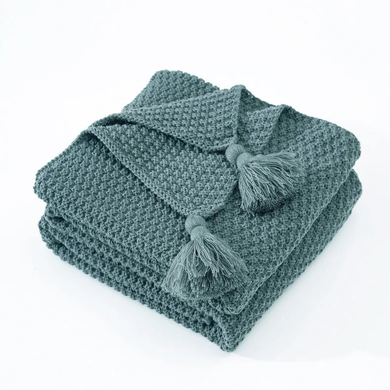 Cozy Knit Throw Blanket – Soft Nordic Comfort