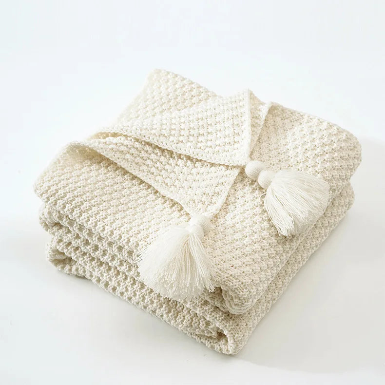 Cozy Knit Throw Blanket – Soft Nordic Comfort