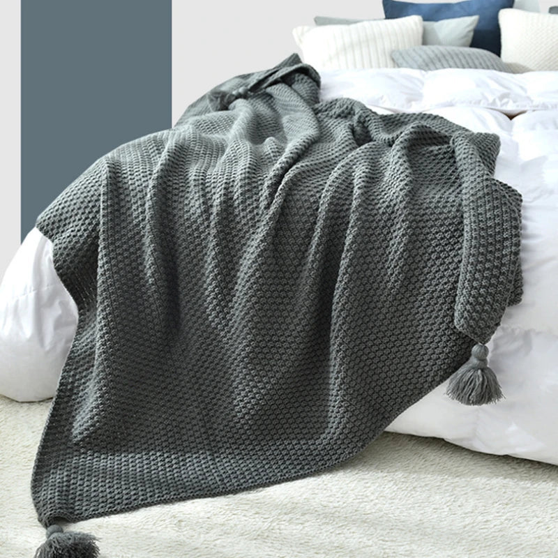 Cozy Knit Throw Blanket – Soft Nordic Comfort