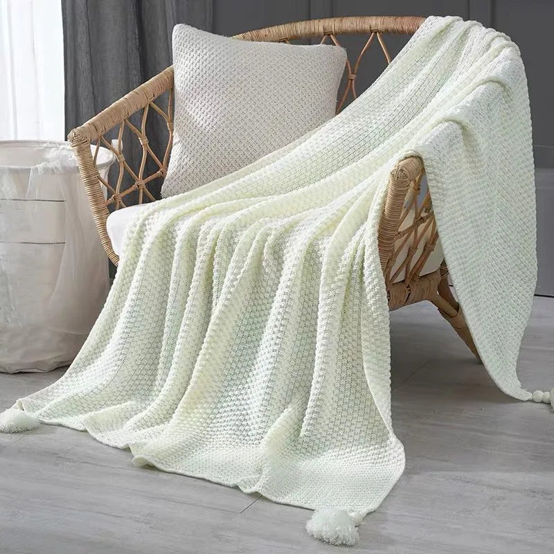 Cozy Knit Throw Blanket – Soft Nordic Comfort
