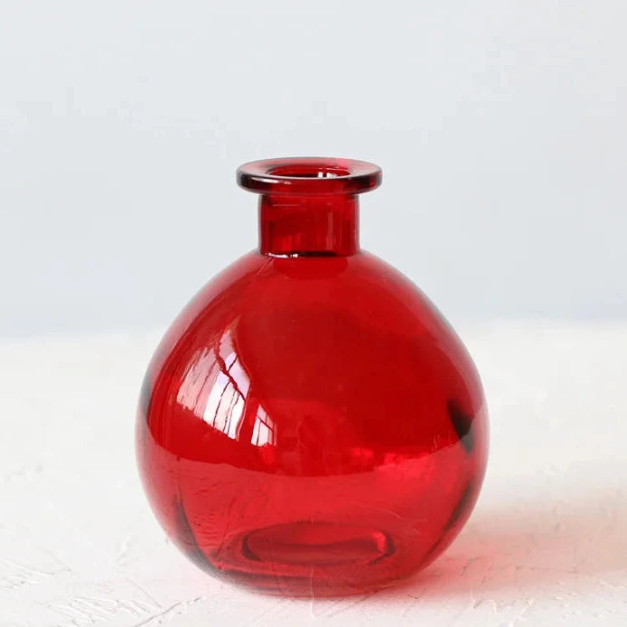 Serene Crimson Glass Vase – Modern Accent Piece